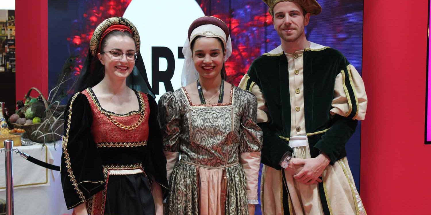 IMG_1771-web Louis 12 costumes Renaissance